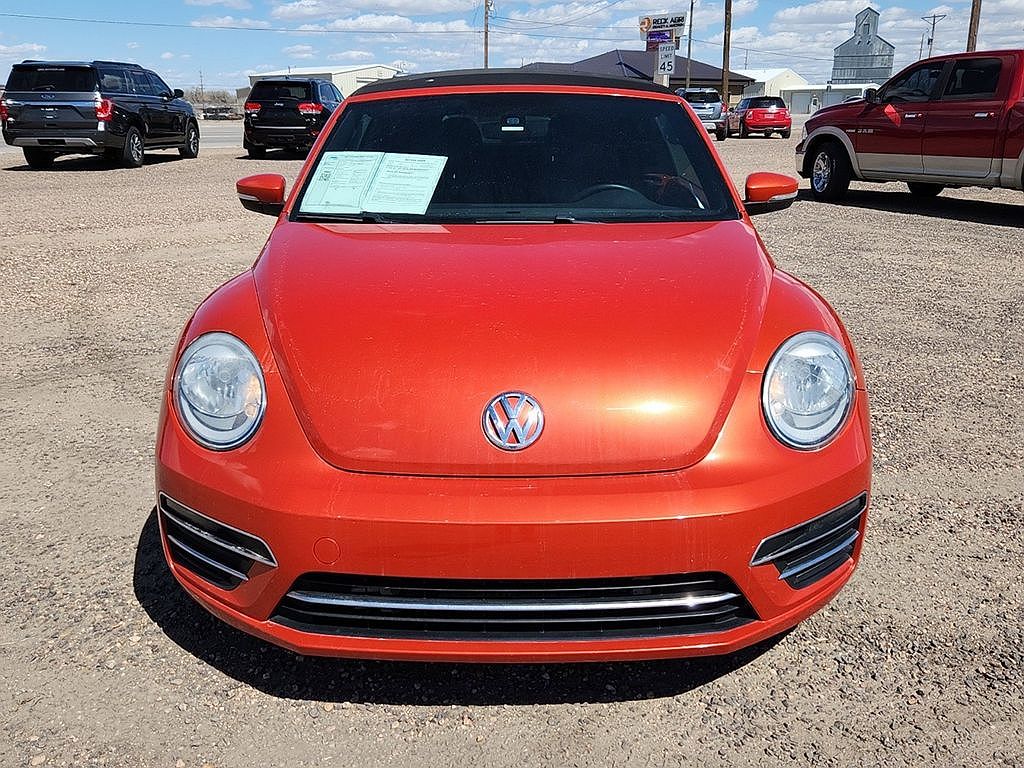 2017 Volkswagen Beetle null image 3