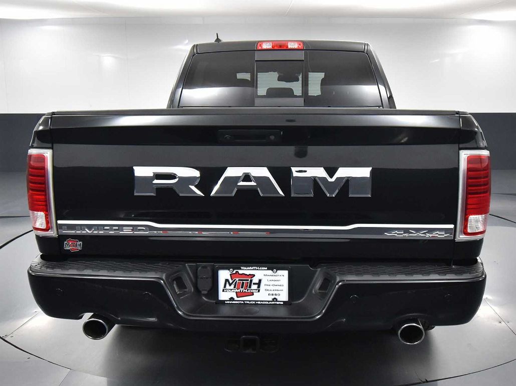 2017 Ram 1500 Laramie image 3