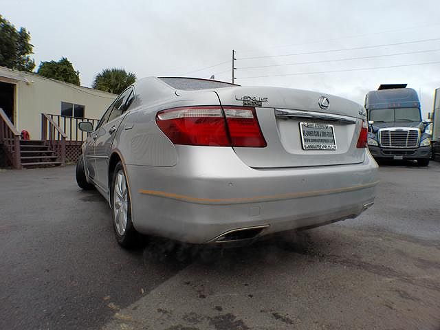 2008 Lexus LS 460 image 9