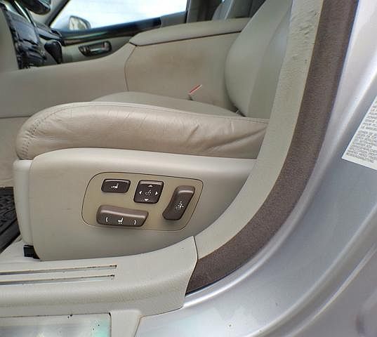 2008 Lexus LS 460 image 22
