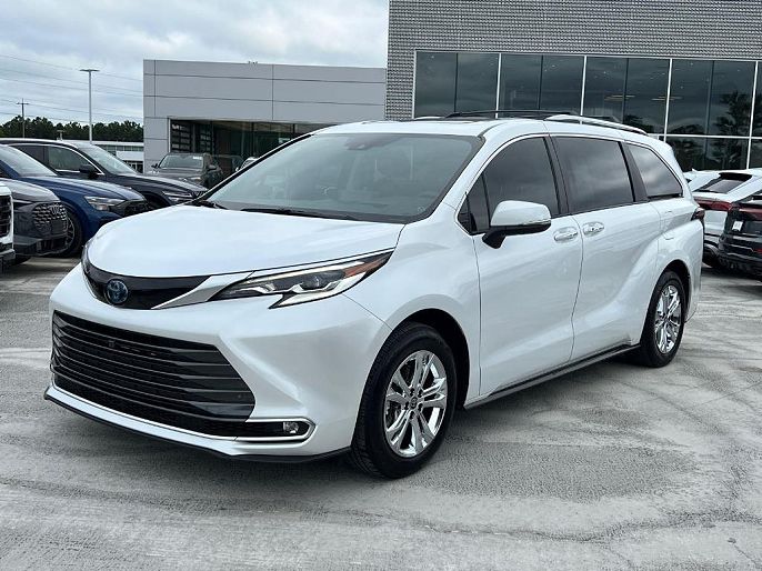 2023 Toyota Sienna