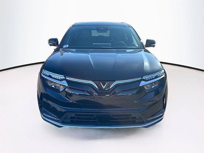 2025 VinFast VF8