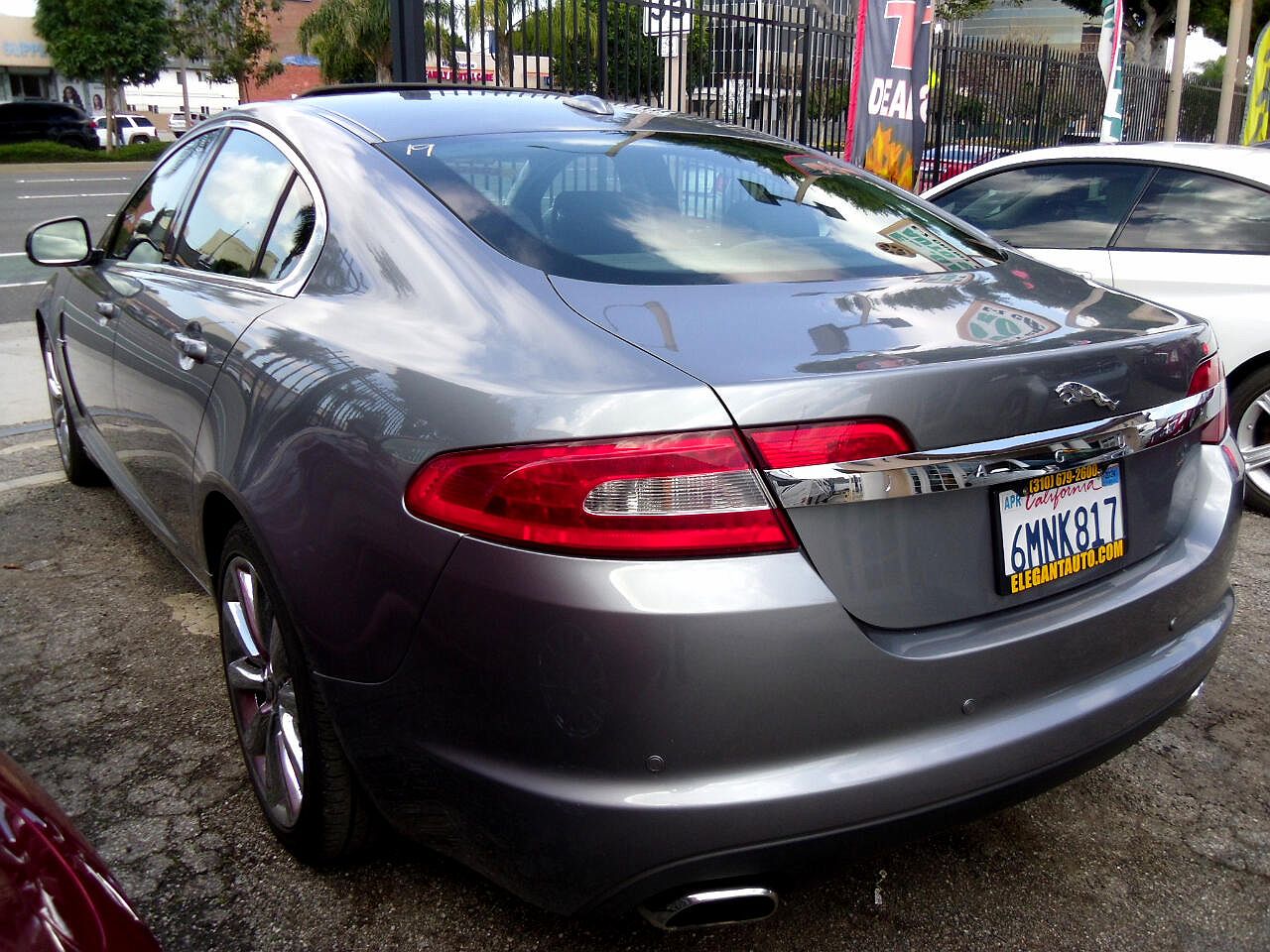 2010 Jaguar XF Premium image 12