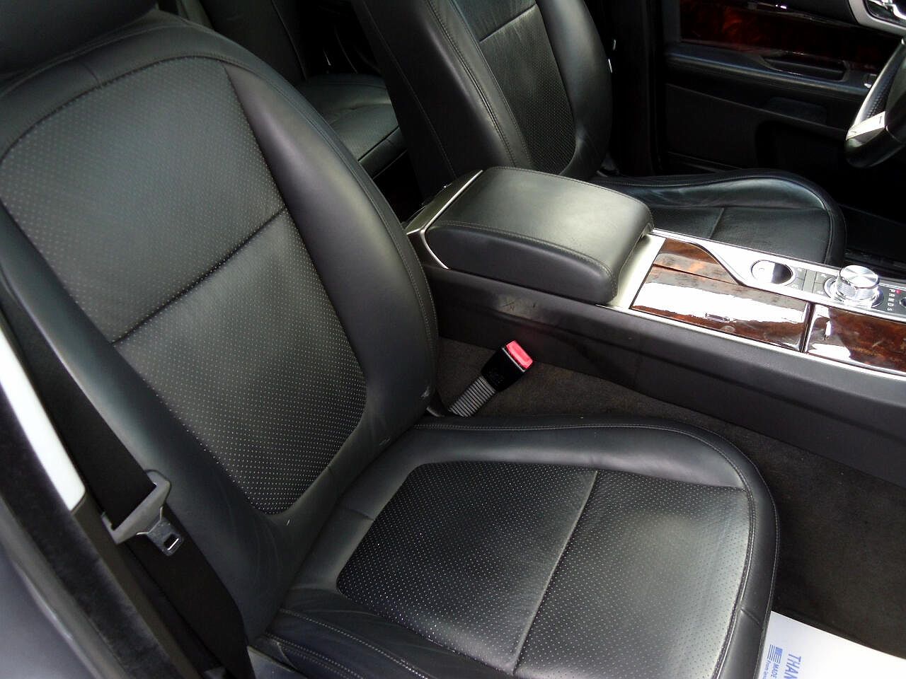 2010 Jaguar XF Premium image 25