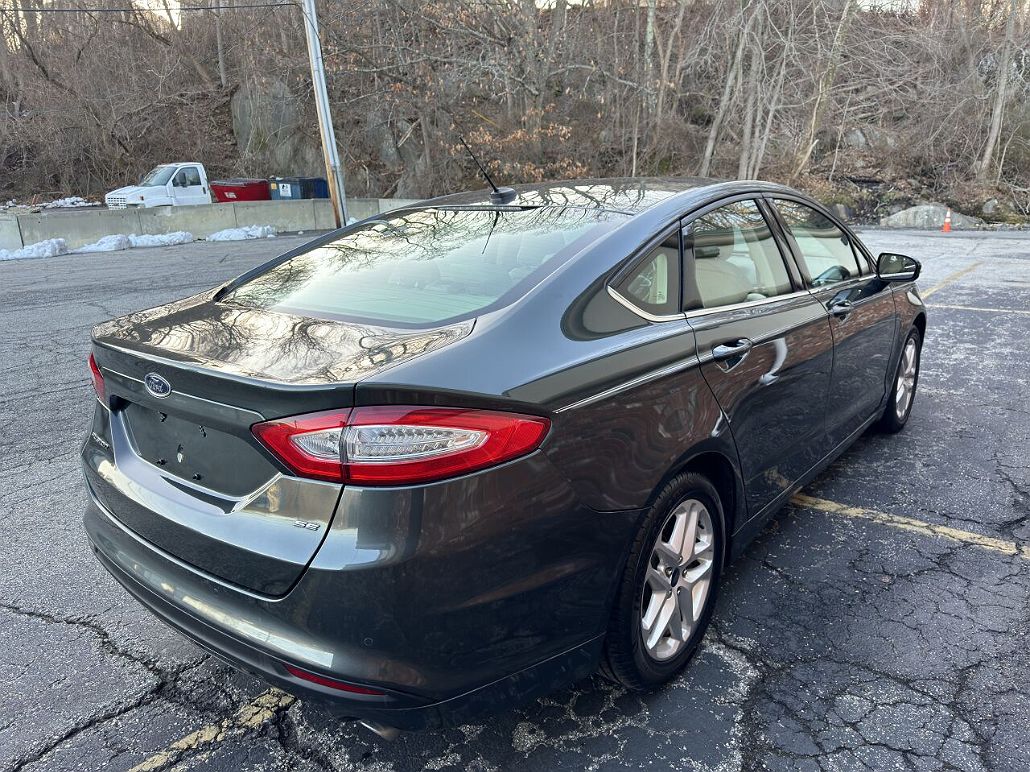 2015 Ford Fusion SE image 5