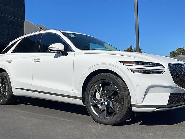2025 Genesis GV70