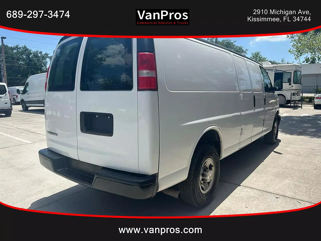 2019 Chevrolet Express 2500 image 4