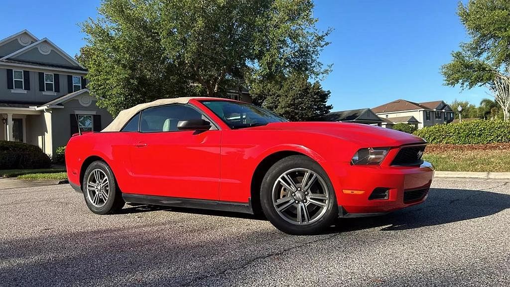 2011 Ford Mustang null image 0