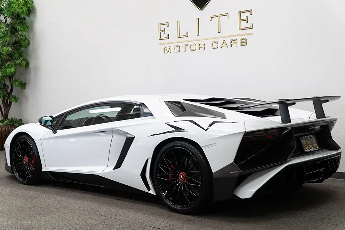 2016 Lamborghini Aventador