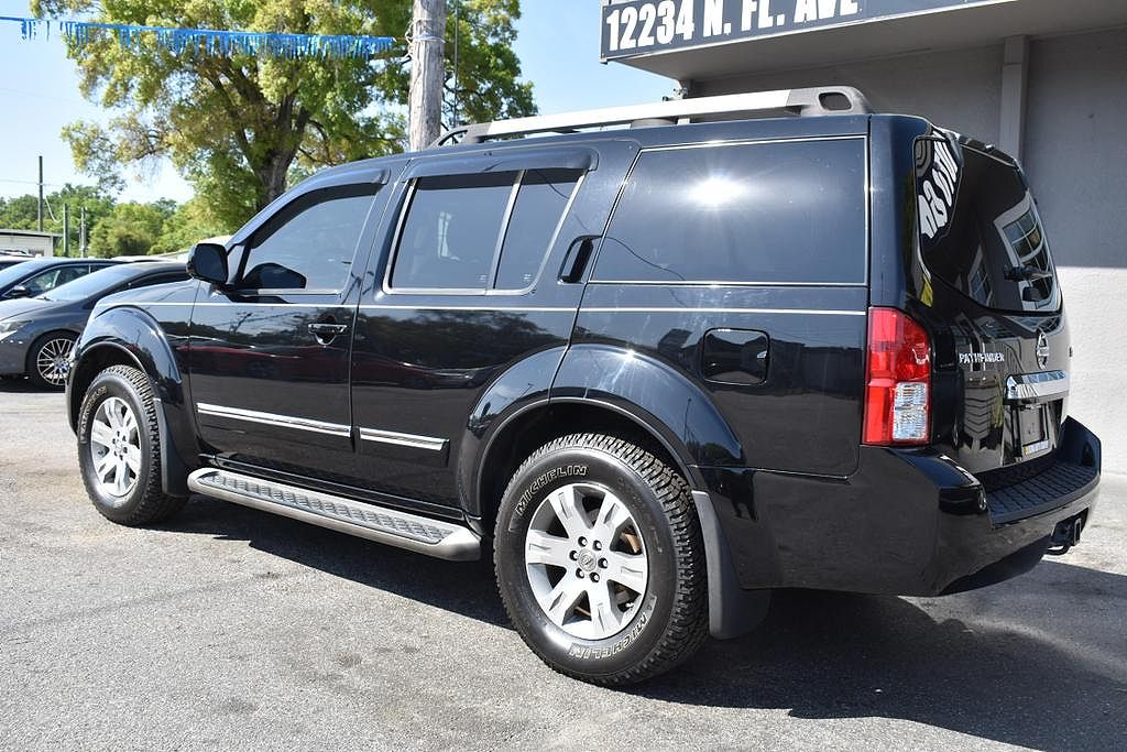 2008 Nissan Pathfinder S image 2