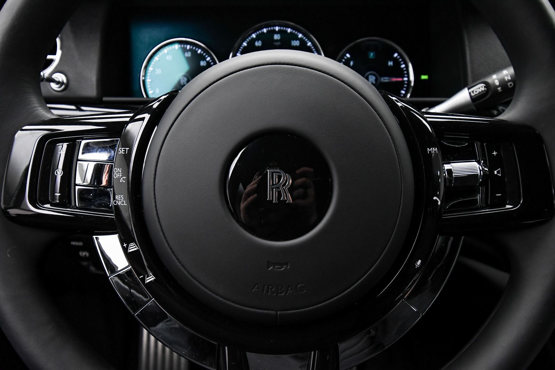 2023 Rolls-Royce Cullinan Black Badge image 40