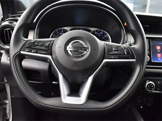 2019 Nissan Kicks S photo 10