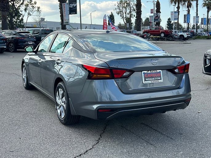 2025 Nissan Altima