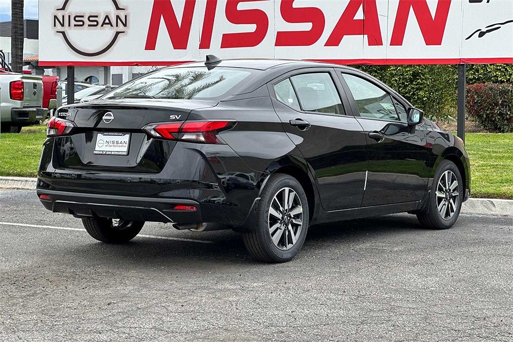 2024 Nissan Versa SV image 2
