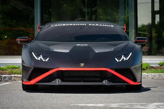 2021 Lamborghini Huracan STO image 5