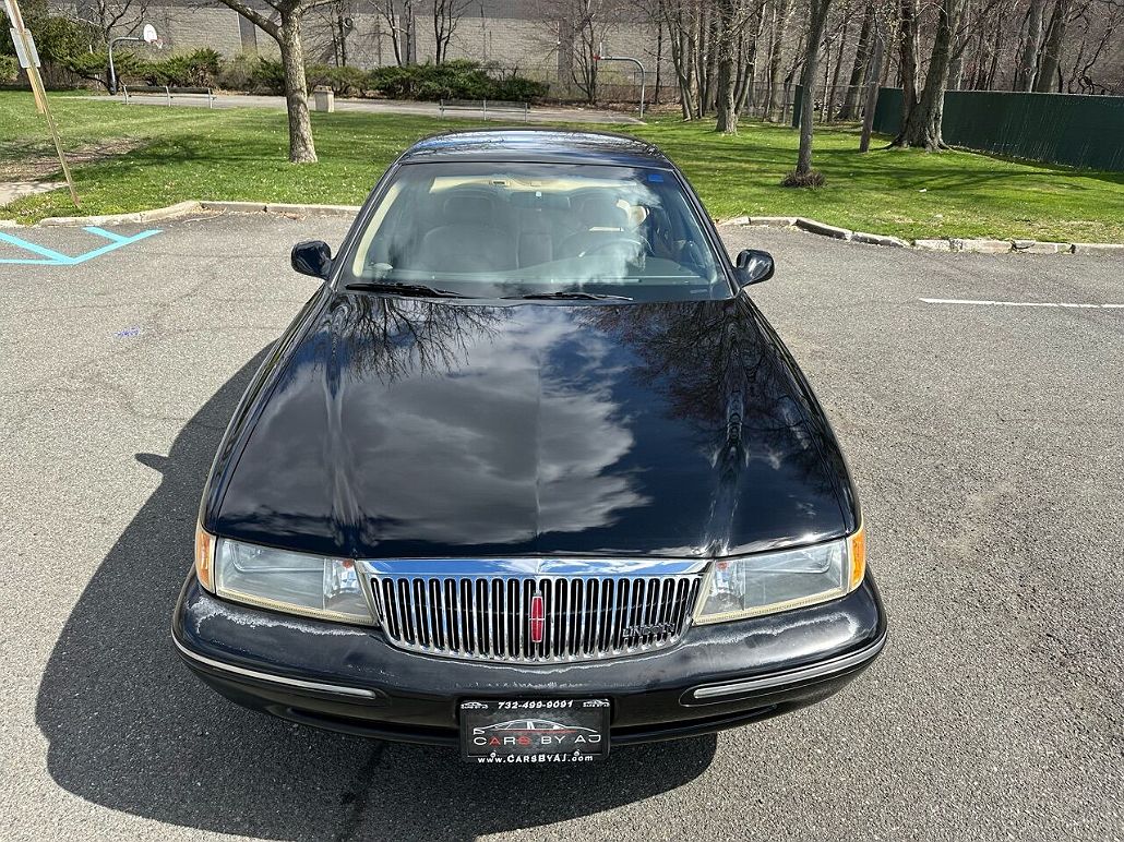 1995 Lincoln Continental Base image 1