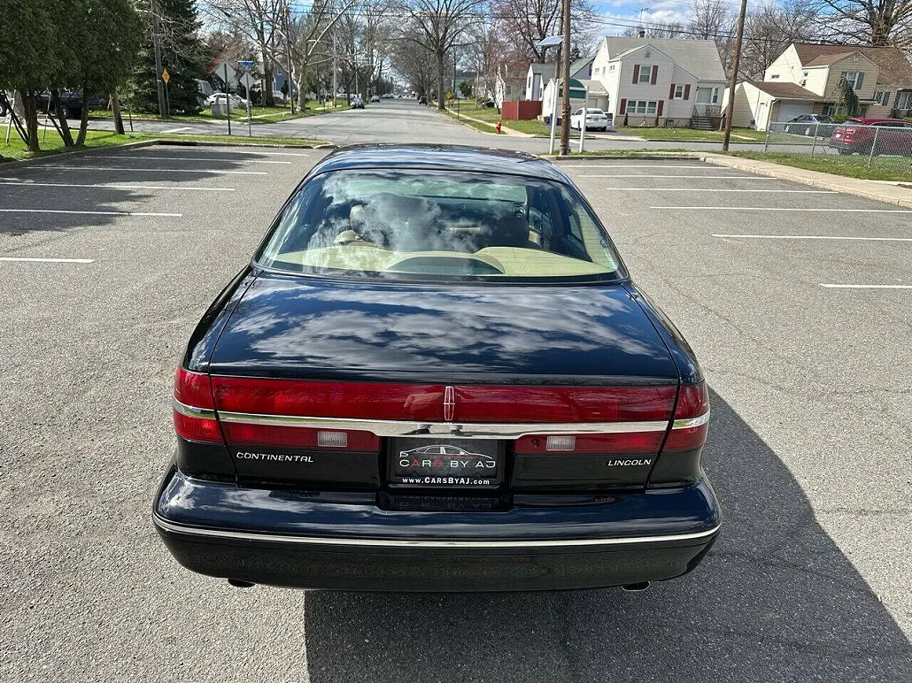 1995 Lincoln Continental Base image 5
