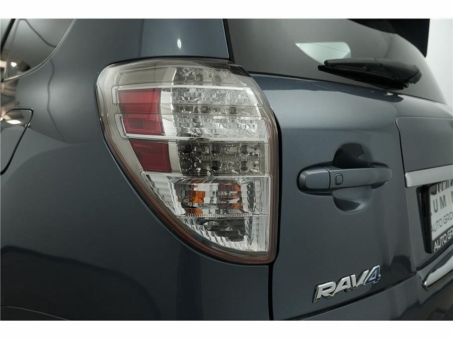 2012 Toyota RAV4 EV image 10