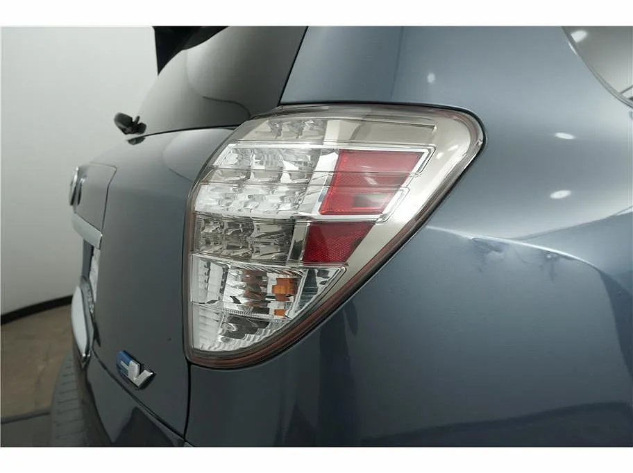 2012 Toyota RAV4 EV image 11