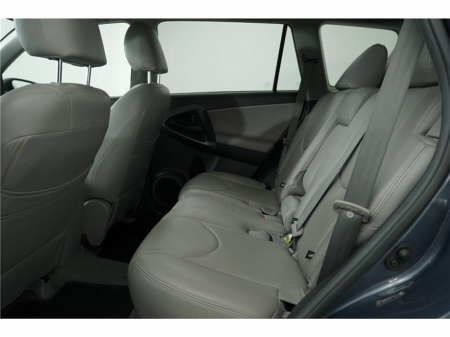 2012 Toyota RAV4 EV image 17