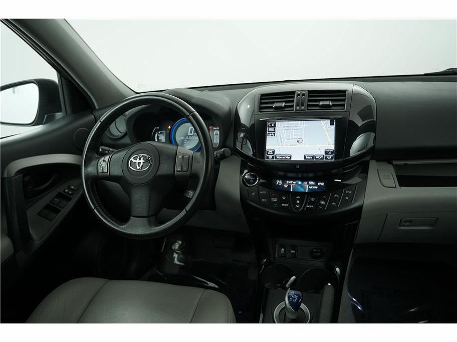 2012 Toyota RAV4 EV image 23