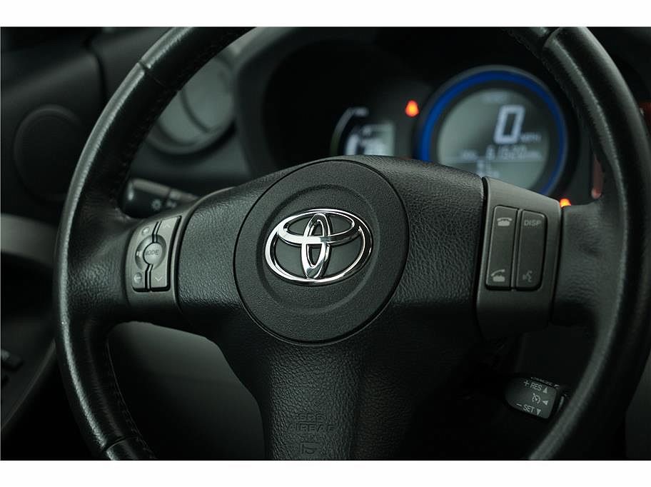 2012 Toyota RAV4 EV image 27