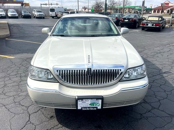 2005 Lincoln Town Car