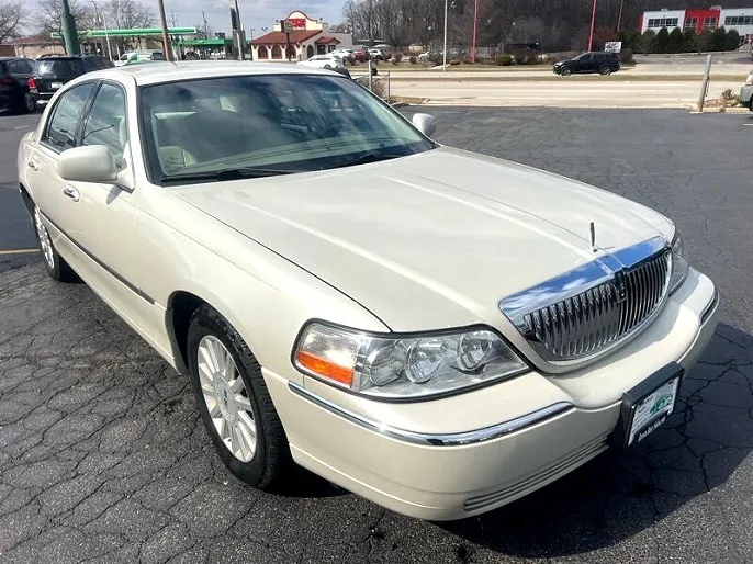 2005 Lincoln Town Car