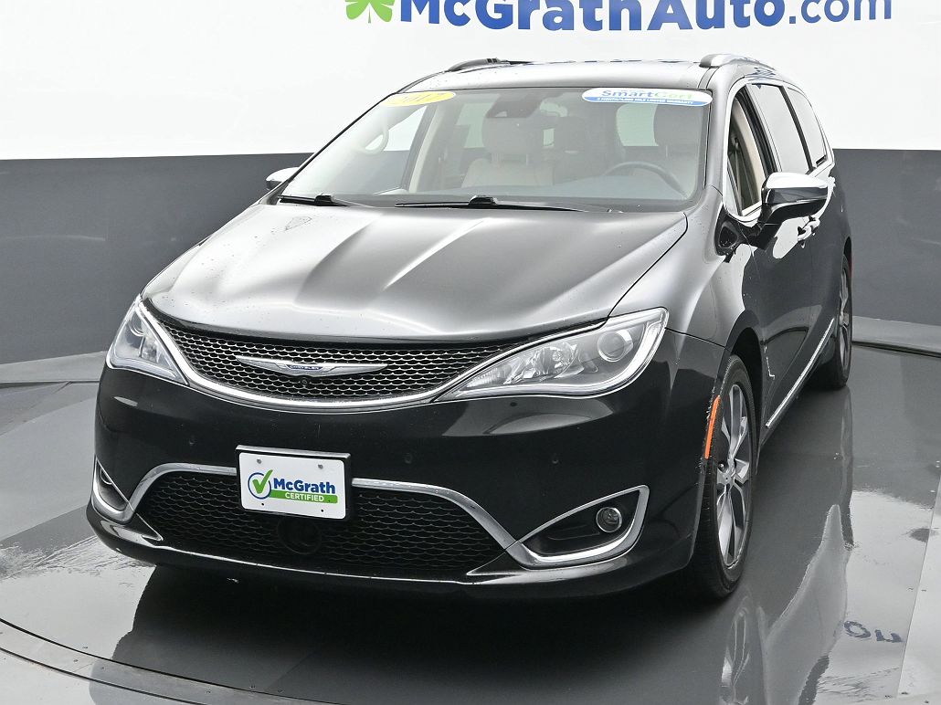2017 Chrysler Pacifica Limited image 3