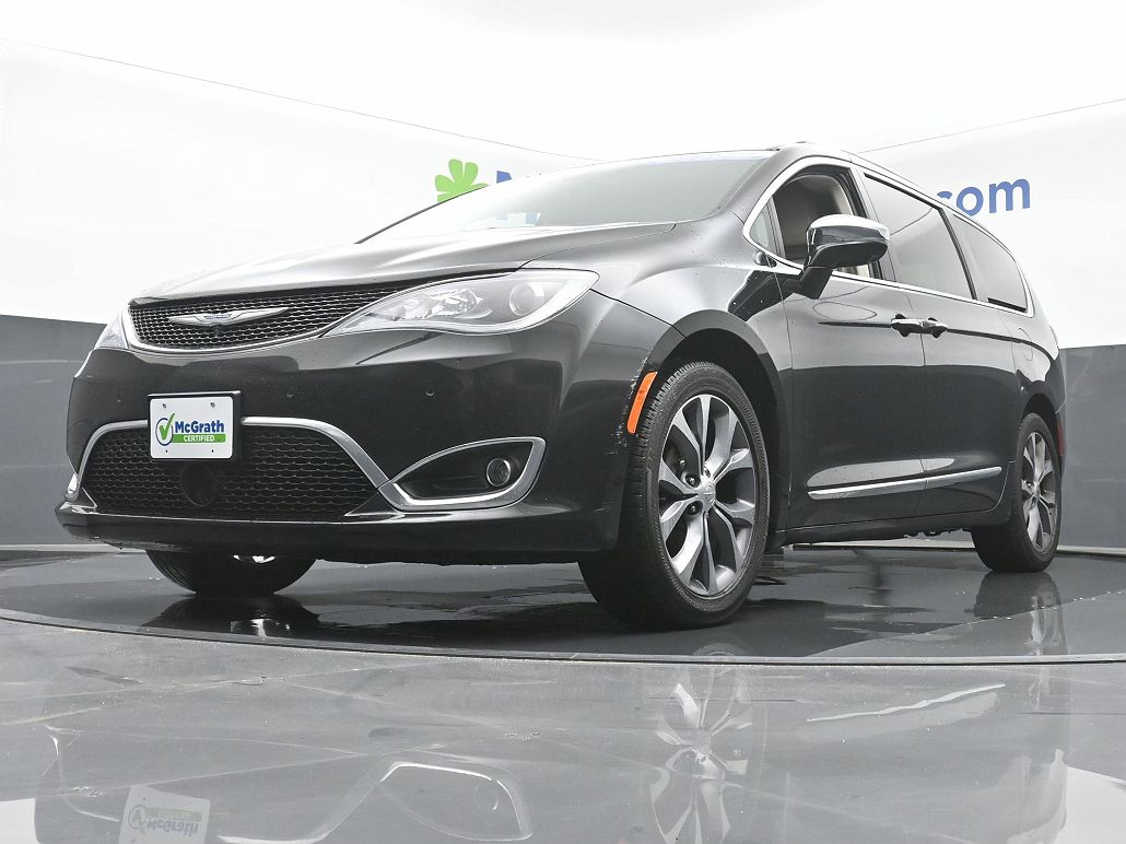 2017 Chrysler Pacifica Limited image 4