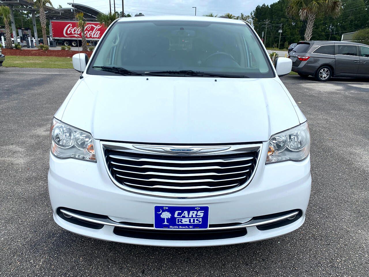 2015 Chrysler Town & Country Touring image 1