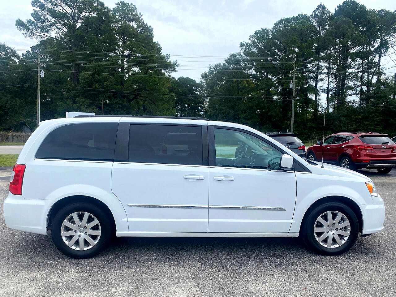 2015 Chrysler Town & Country Touring image 3