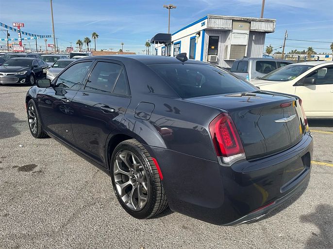 2018 Chrysler 300