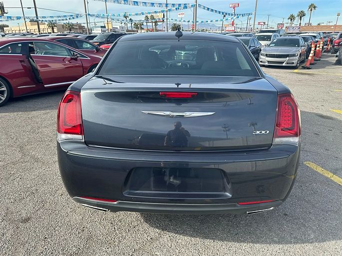 2018 Chrysler 300