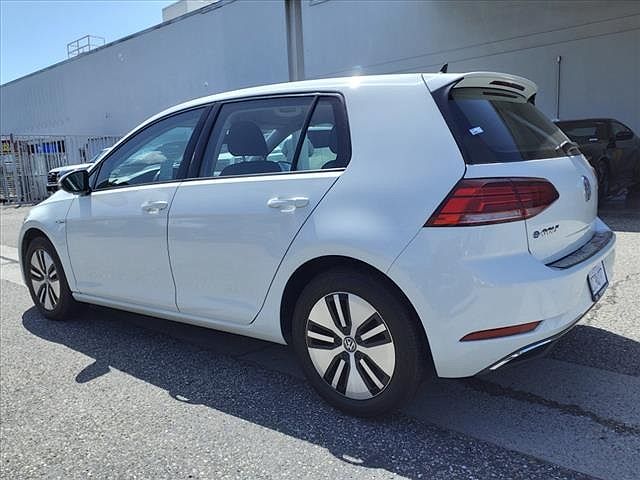 2019 Volkswagen e-Golf SE image 2