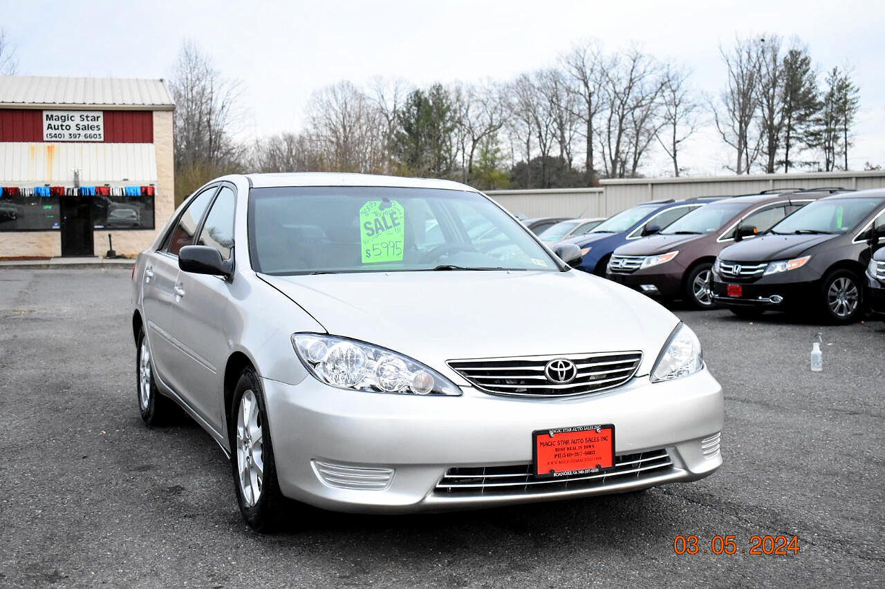 2005 Toyota Camry XLE image 16