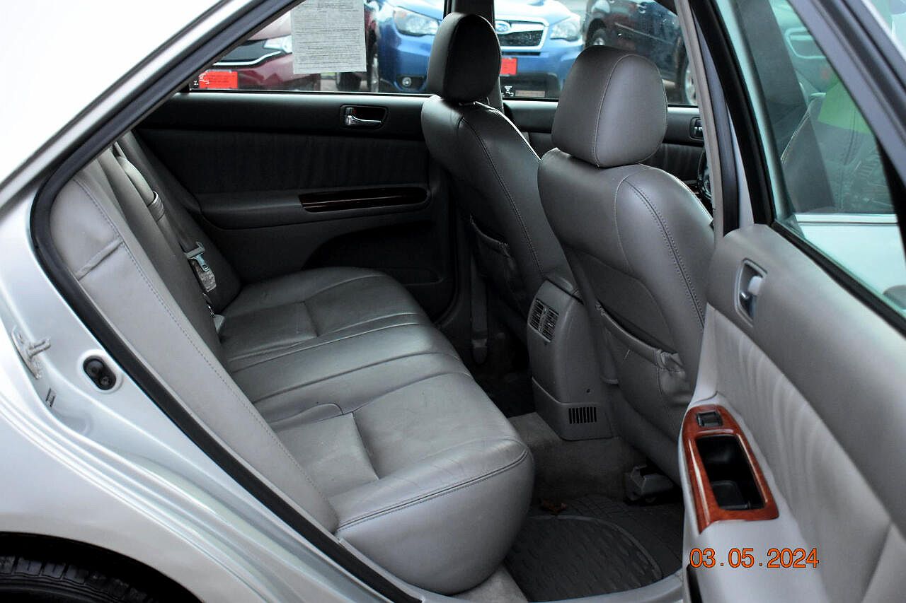 2005 Toyota Camry XLE image 21