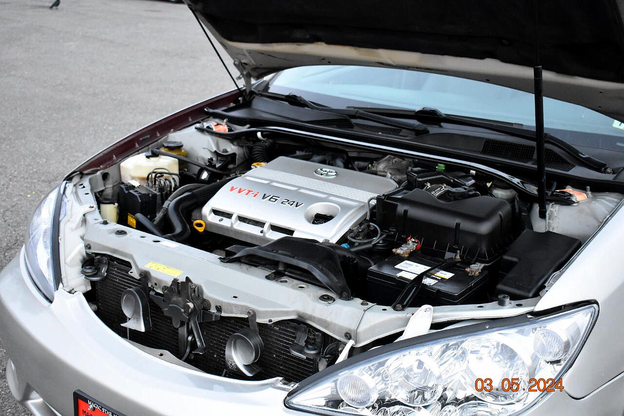 2005 Toyota Camry XLE image 28