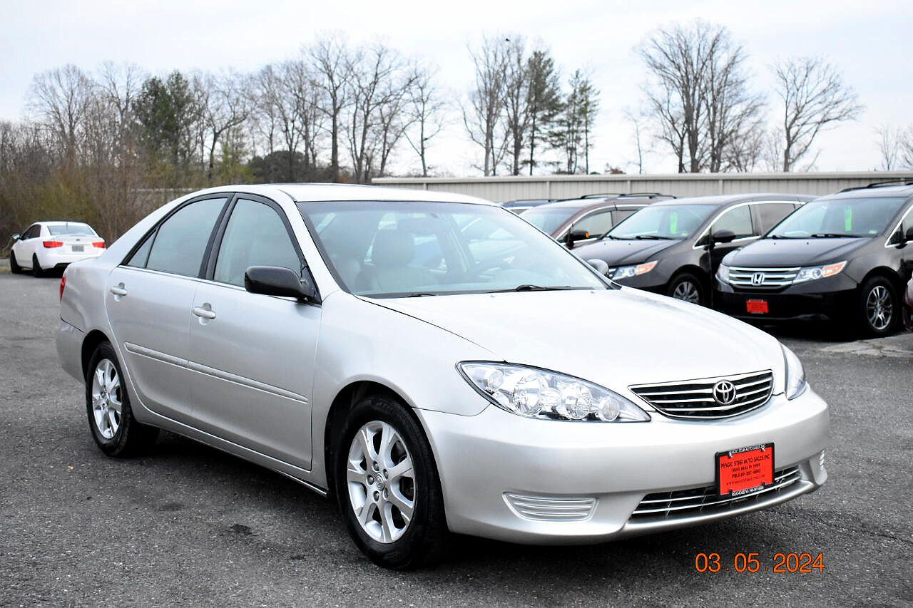 2005 Toyota Camry XLE image 38