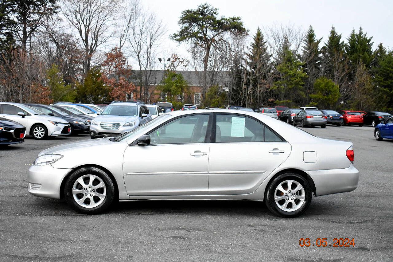 2005 Toyota Camry XLE image 5
