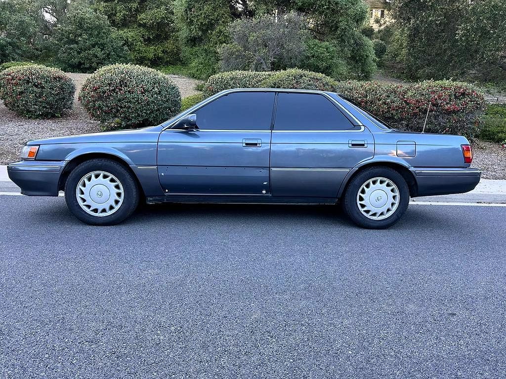 1990 Lexus ES 250 image 2