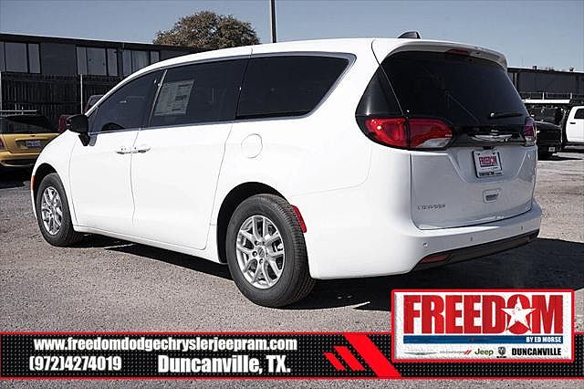 2025 Chrysler Voyager