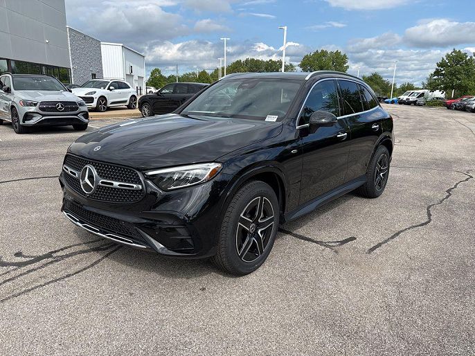 2025 Mercedes-Benz GLC
