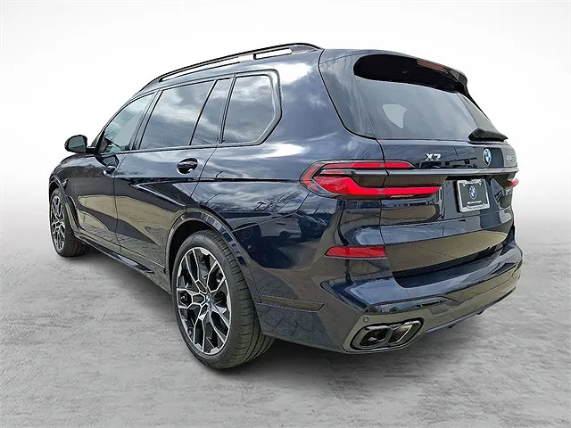 2025 BMW X7