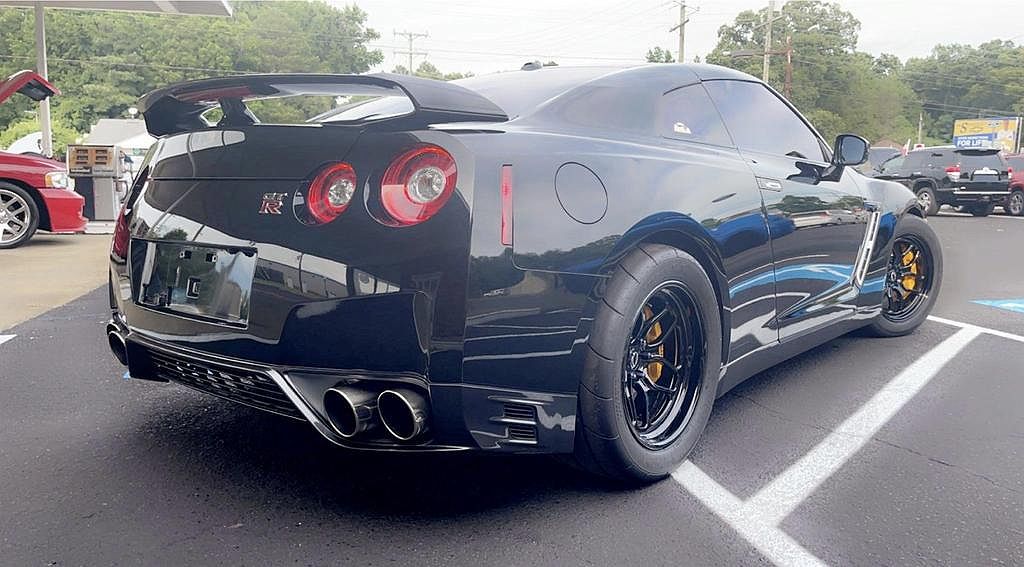 2015 Nissan GT-R Track Edition image 5