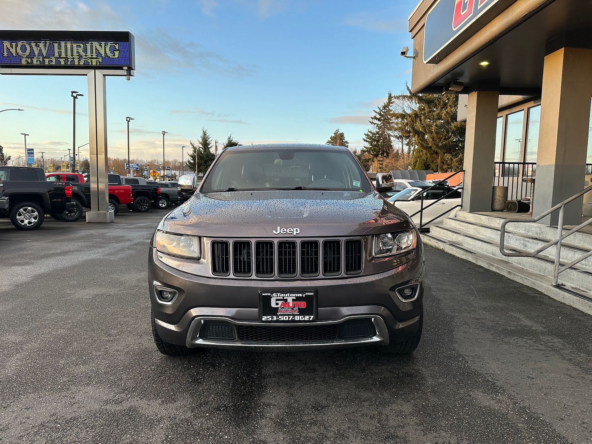2014 Jeep Grand Cherokee Limited Edition image 1