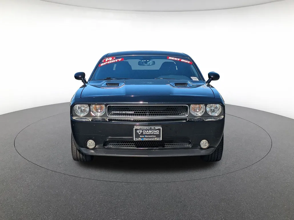 2014 Dodge Challenger SXT image 1