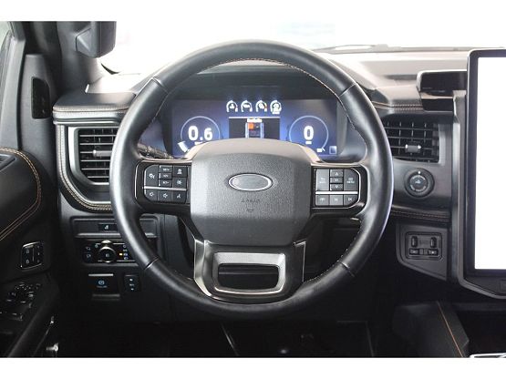 2023 Ford Expedition MAX Platinum photo 10