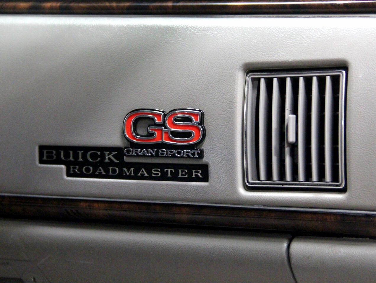 1994 Buick Roadmaster Base image 76