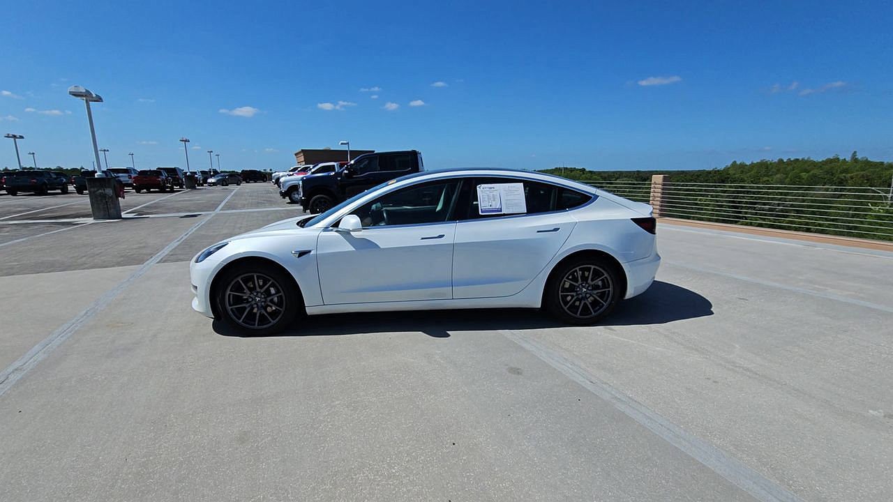 2020 Tesla Model 3 Long Range image 14